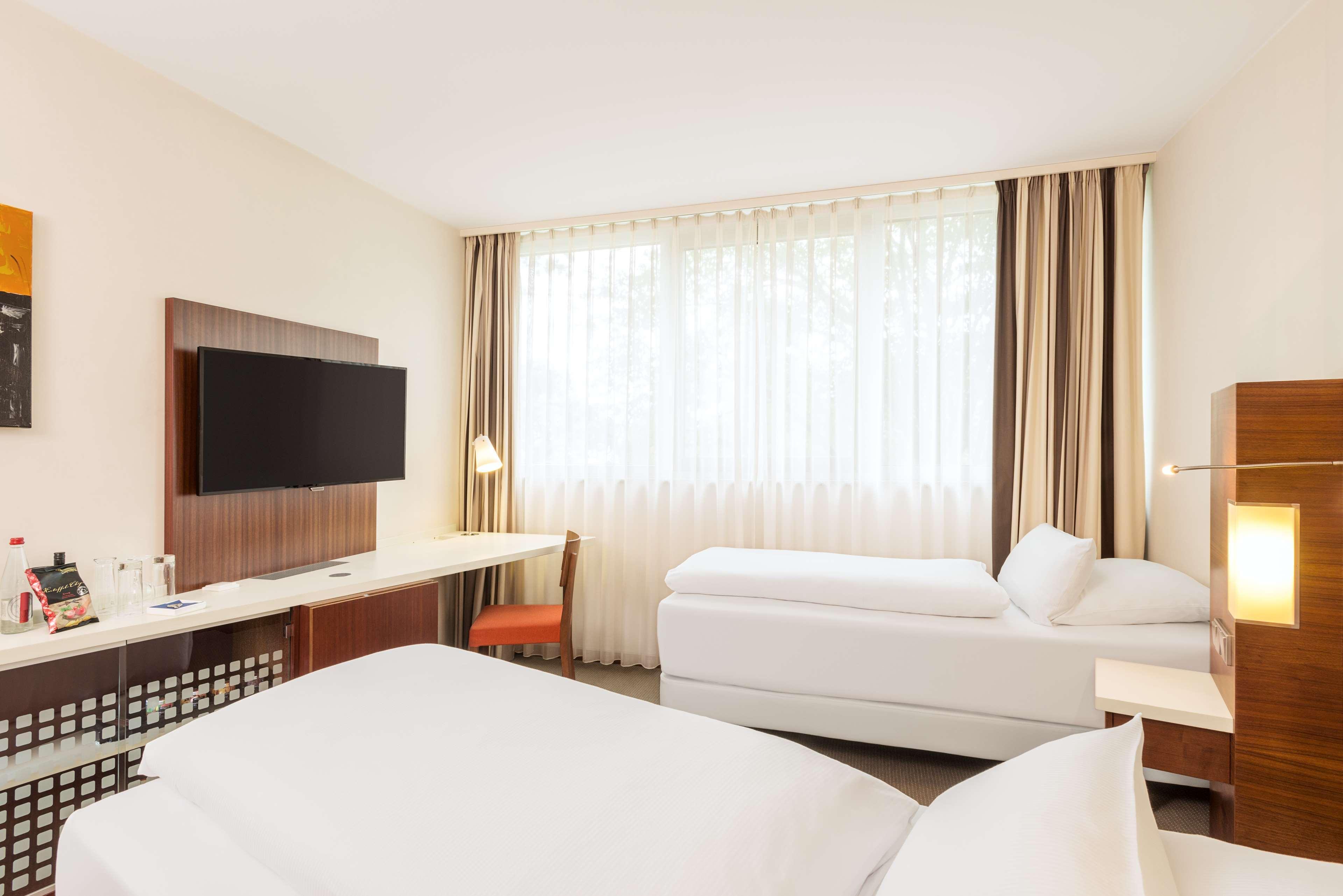 Hotel Nh Frankfurt Niederrad 4*