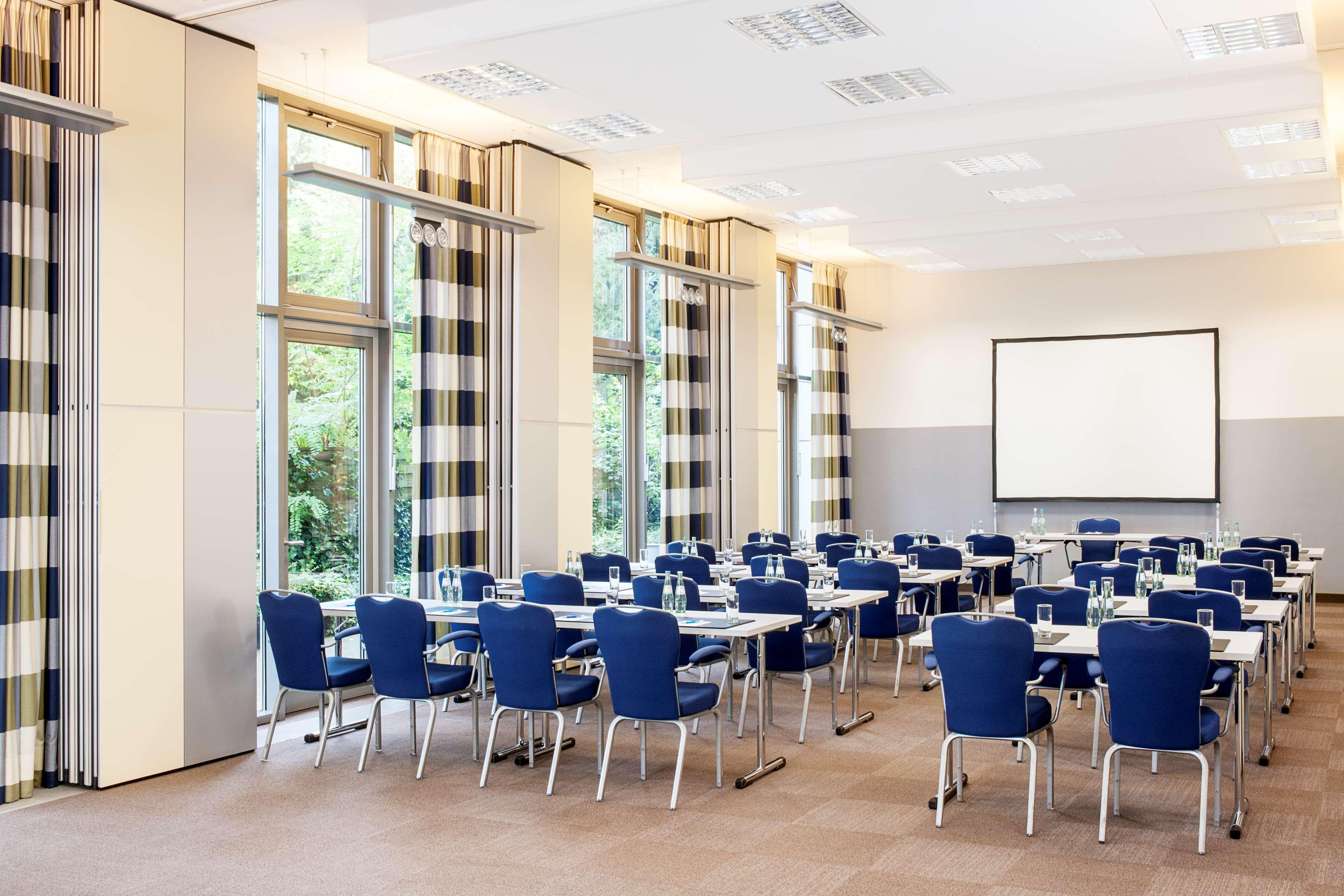 Nh Frankfurt Niederrad Hotel 4*