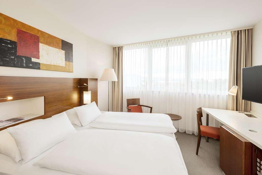 Nh Frankfurt Niederrad Hotel 4*